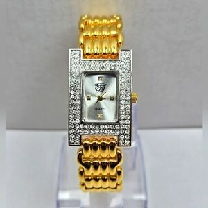 Womens Elizabeth Taylor White Diamonds Gold Tone Crystals Bracelet New Battery